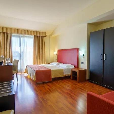 Hotel Cristallo Di La Rosetta Srl