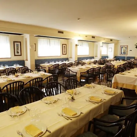 Hotel Cristallo Di La Rosetta Srl