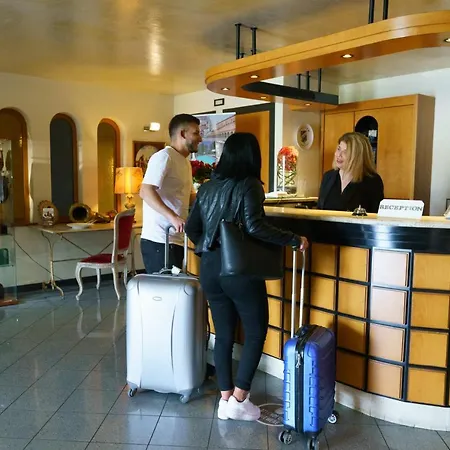 Hotel Cristallo Di La Rosetta Srl 4*