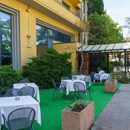 Otel Cristallo 4*