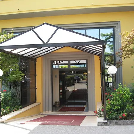 Hotel Cristallo Di La Rosetta Srl Asís