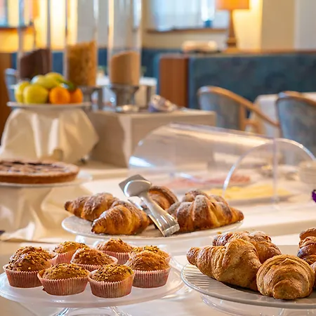 Hotel Cristallo Di La Rosetta Srl Asyż