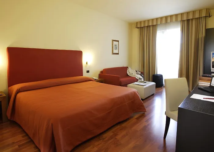 Ξενοδοχείο Cristallo Di La Rosetta Srl 4*