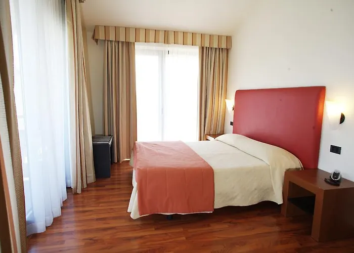 Hotel Cristallo Di La Rosetta Srl